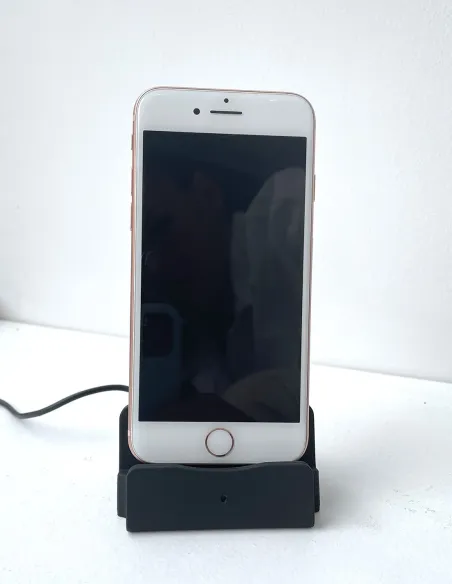Caméra espion Wifi dans une station de charge Iphone