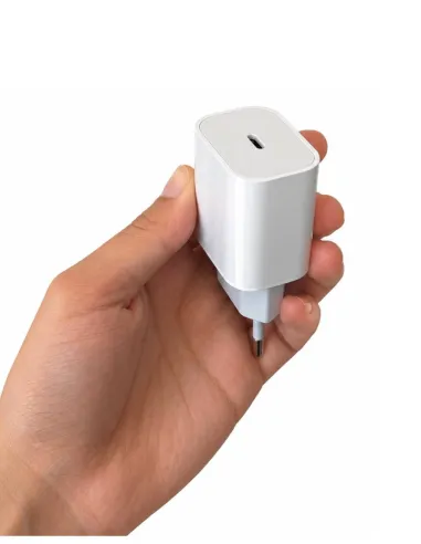 Chargeur Type C GPS intégré  - 6 mois d'autonomie