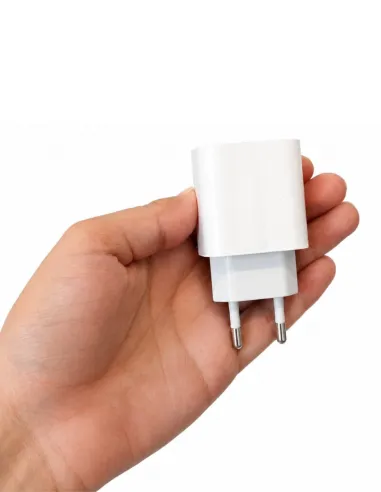 Chargeur Type C GPS intégré  - 6 mois d'autonomie